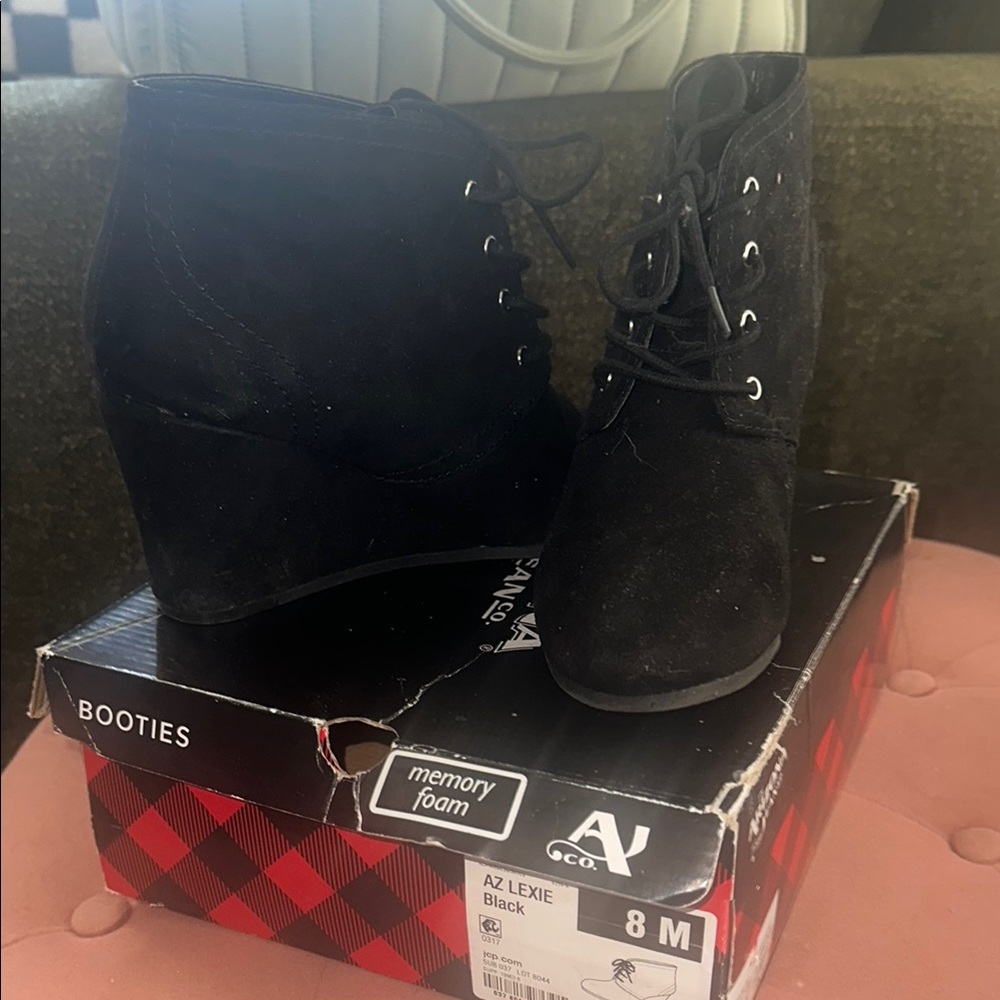 Arizona Jean Company Black Ankle Booties